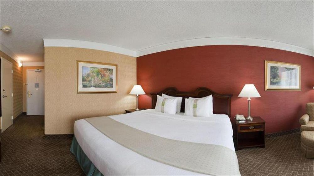 Cleveland-mayfield By Ihg Hotel 2*
